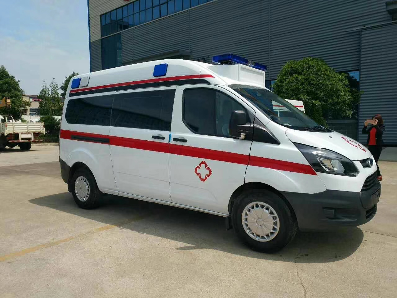 嫩江市救护车护送